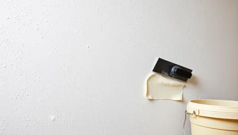 Jak wyrównać ściany gipsem szpachlowym